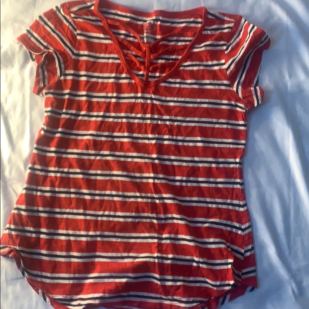 Cut design tee shirt